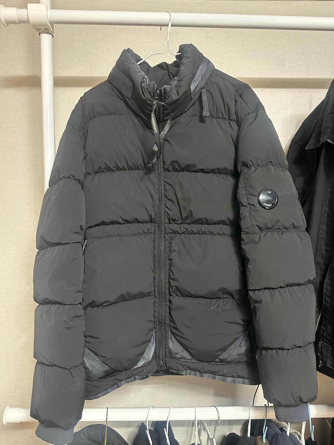Cp컴퍼니 패딩 xl 상품이미지1