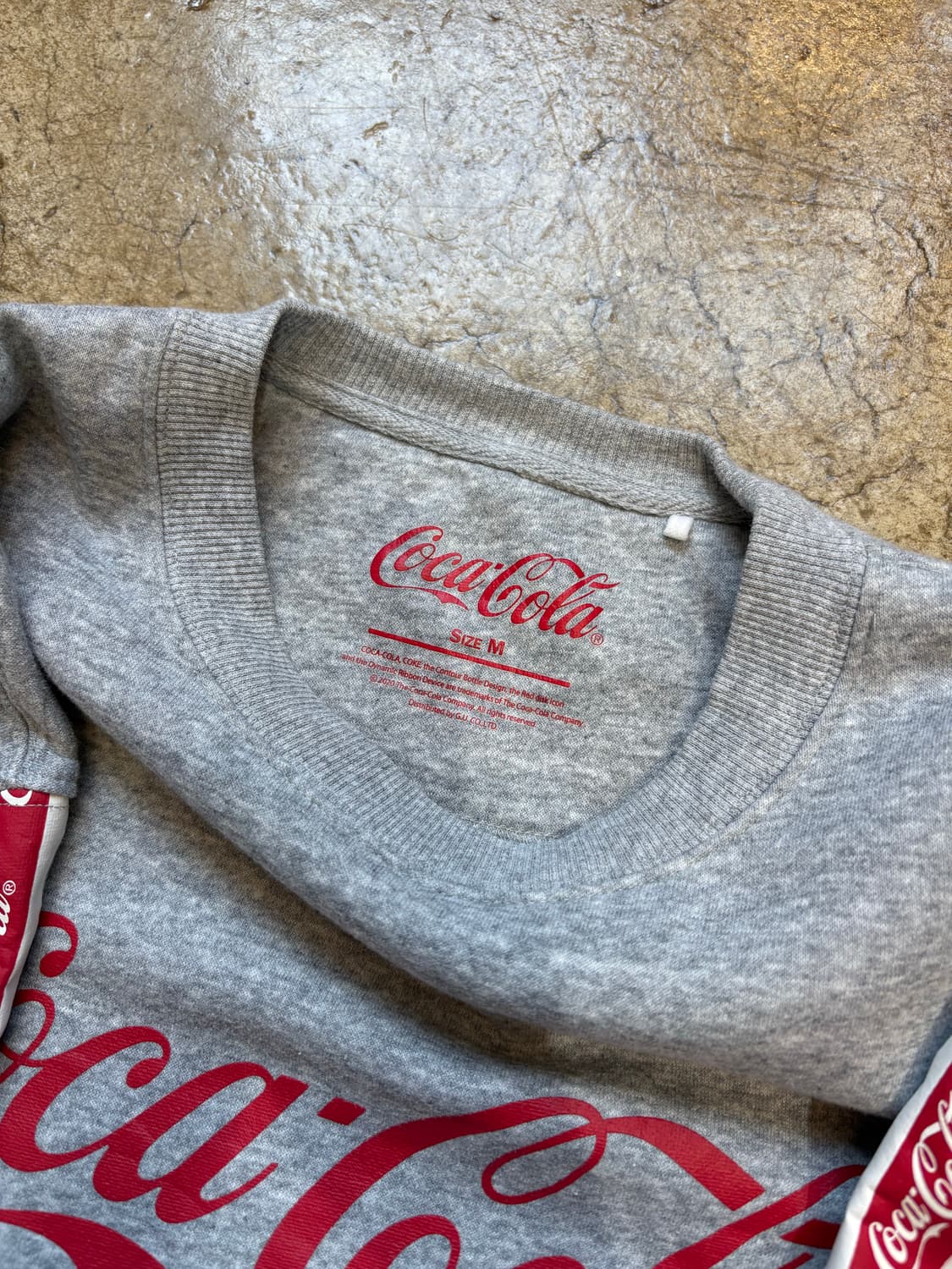 gu x coca cola sweatshirt 상품이미지4