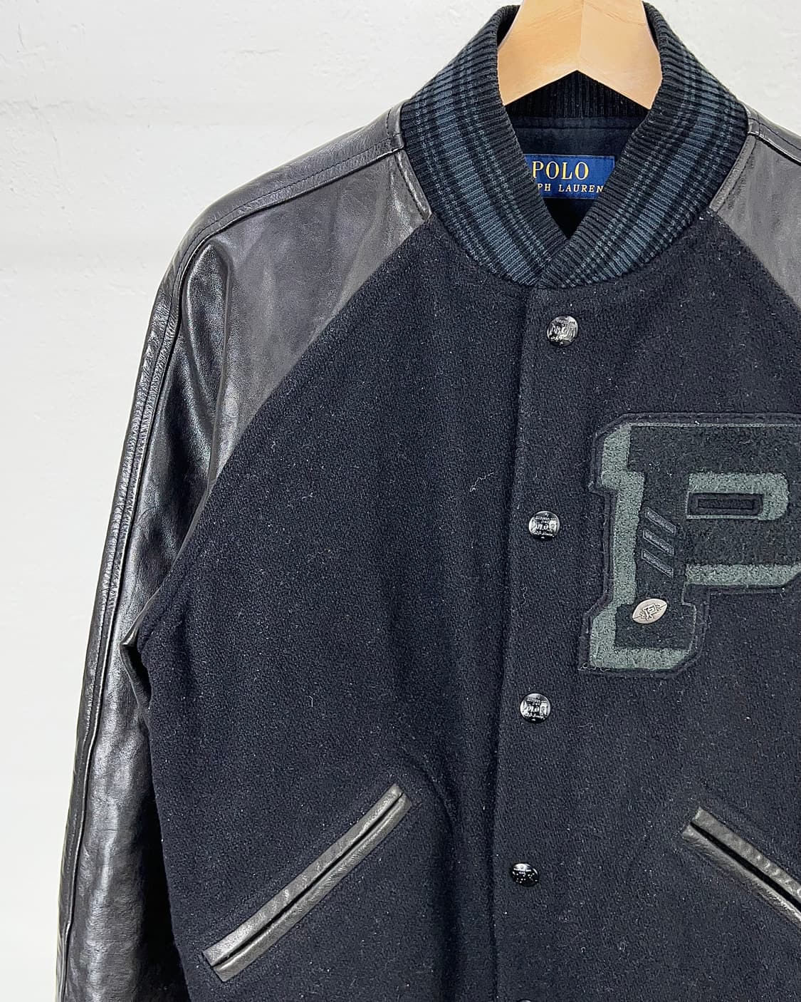 폴로 랄프로렌 아이코닉 레터패치 쉽 바시티 자켓 상품이미지2