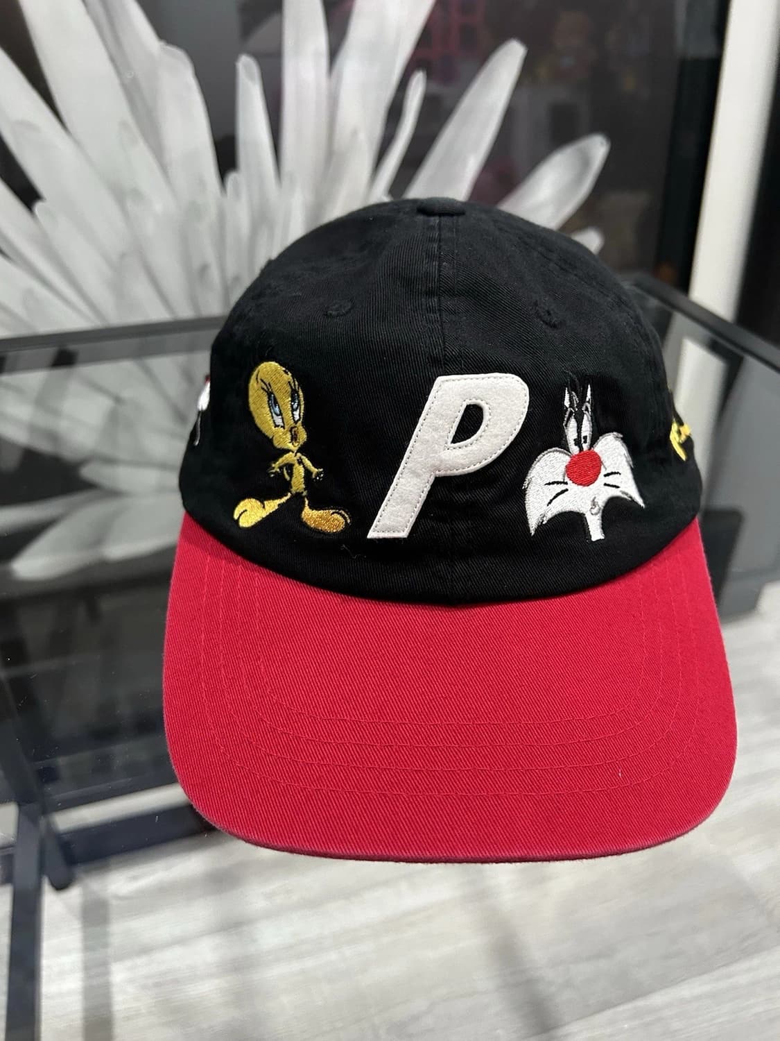 22SS 팔라스 × 루니툰즈 트위티 실베스터 캡 블랙레드 상품이미지1