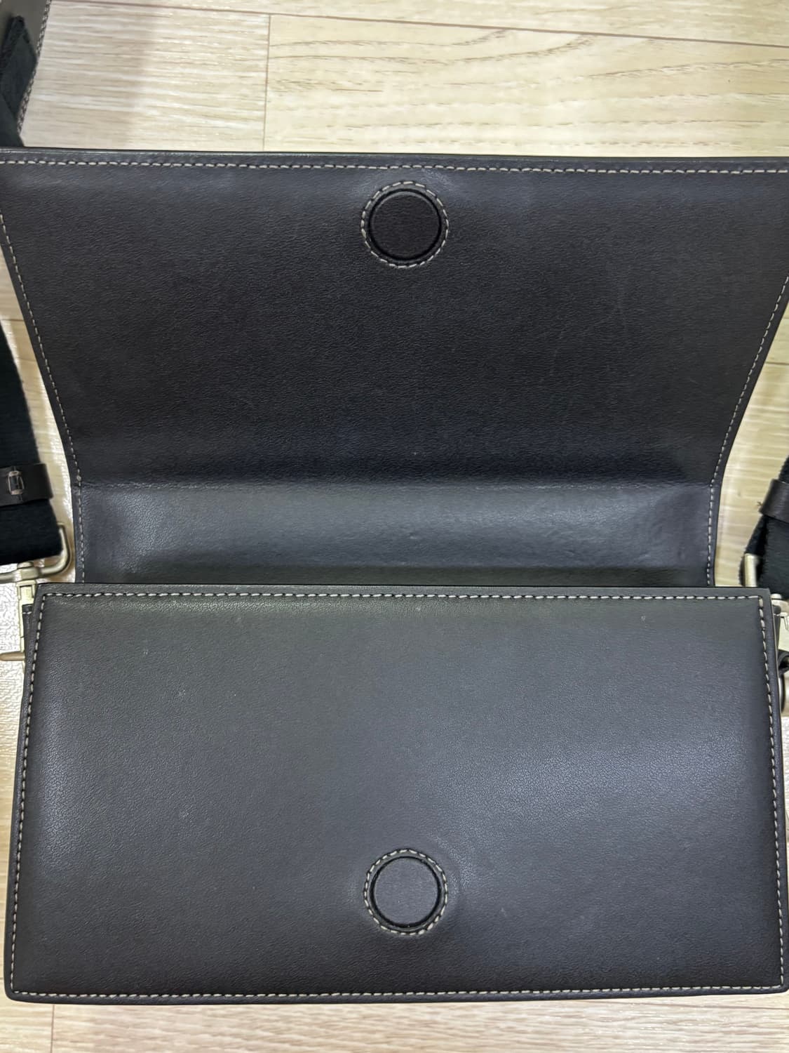 자크뮈스 르밤비노 크로스백 상품이미지5