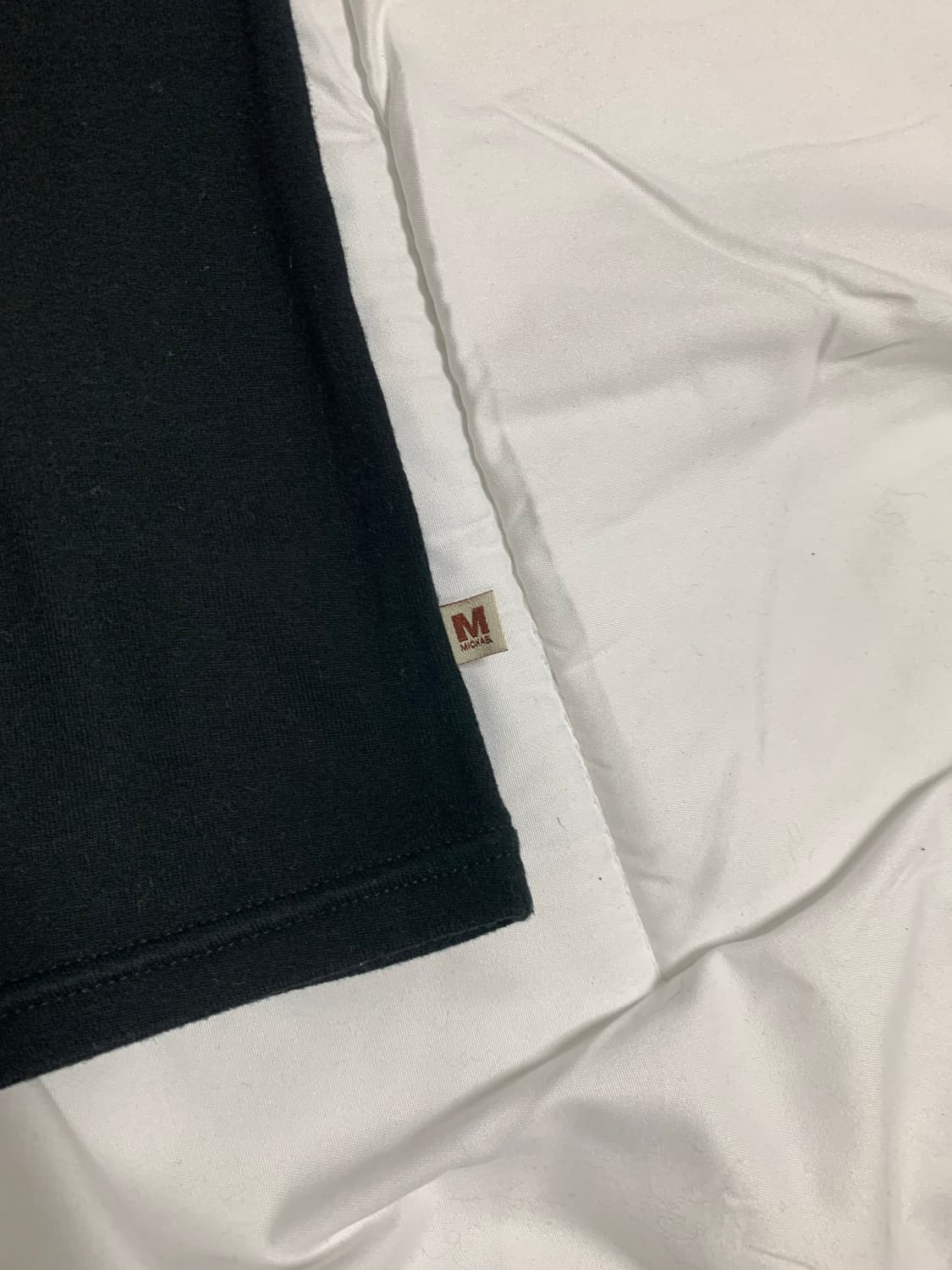 마이클코어스 블랙 무지티 상품이미지3