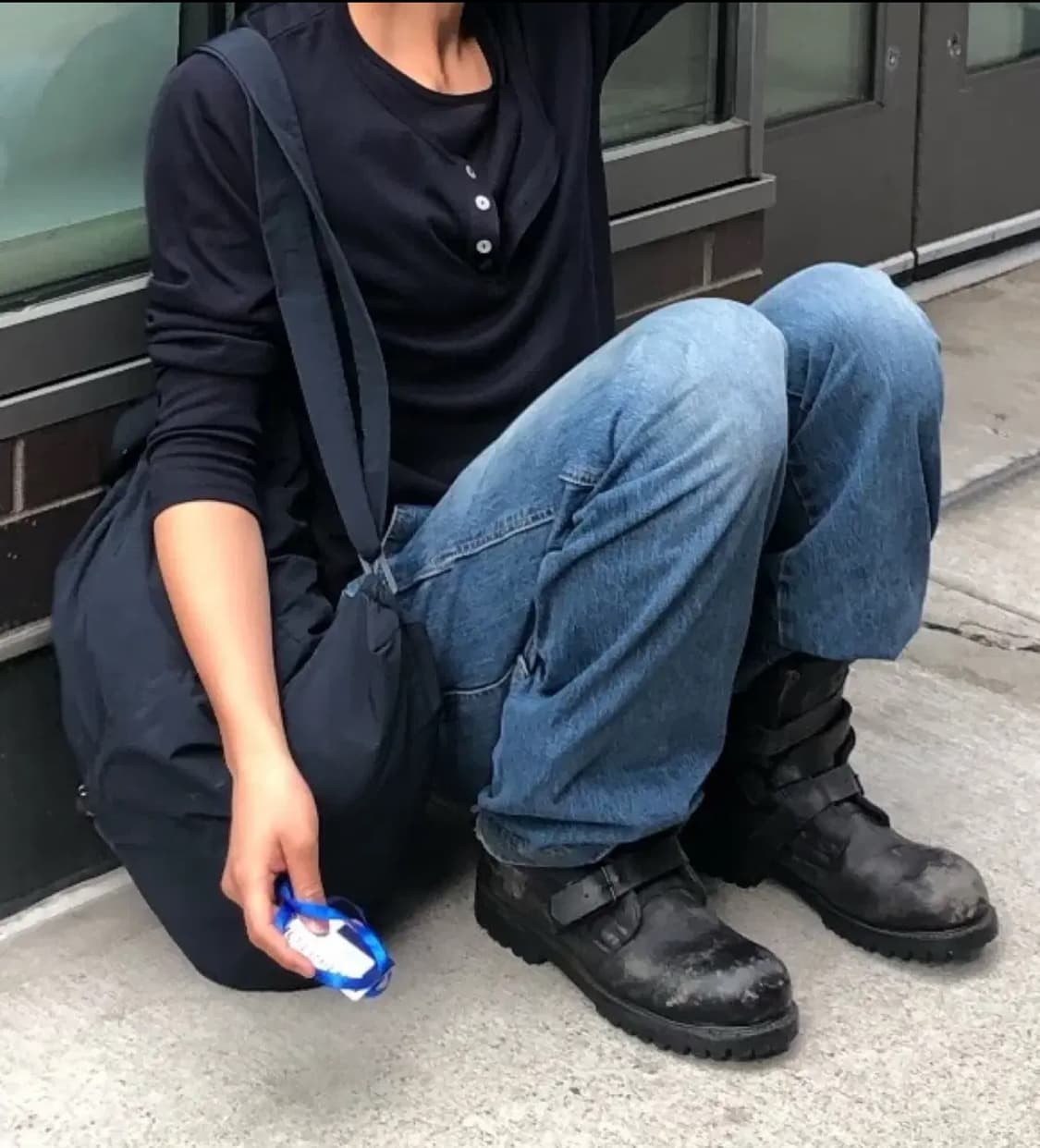 윈더 SLANTED RAW TURN-UP JEANS Deep Blue 상품이미지1