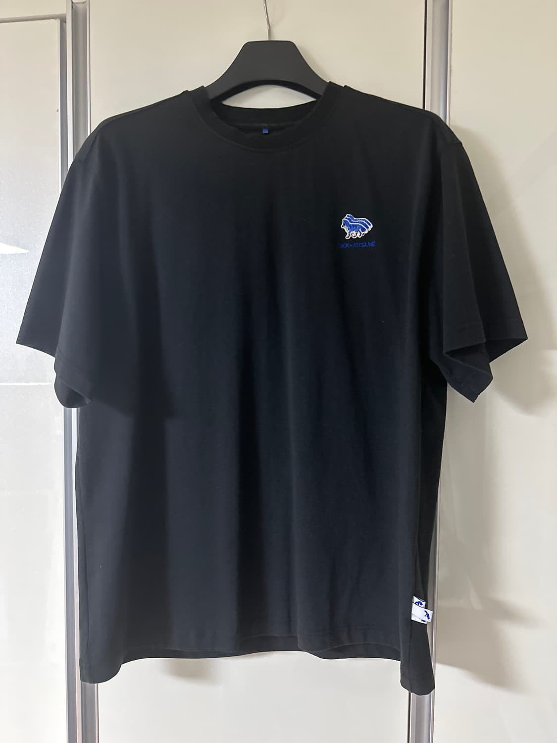 아더에러 메종키츠네 반팔 티셔츠 블랙 트리플 폭스 상품이미지1