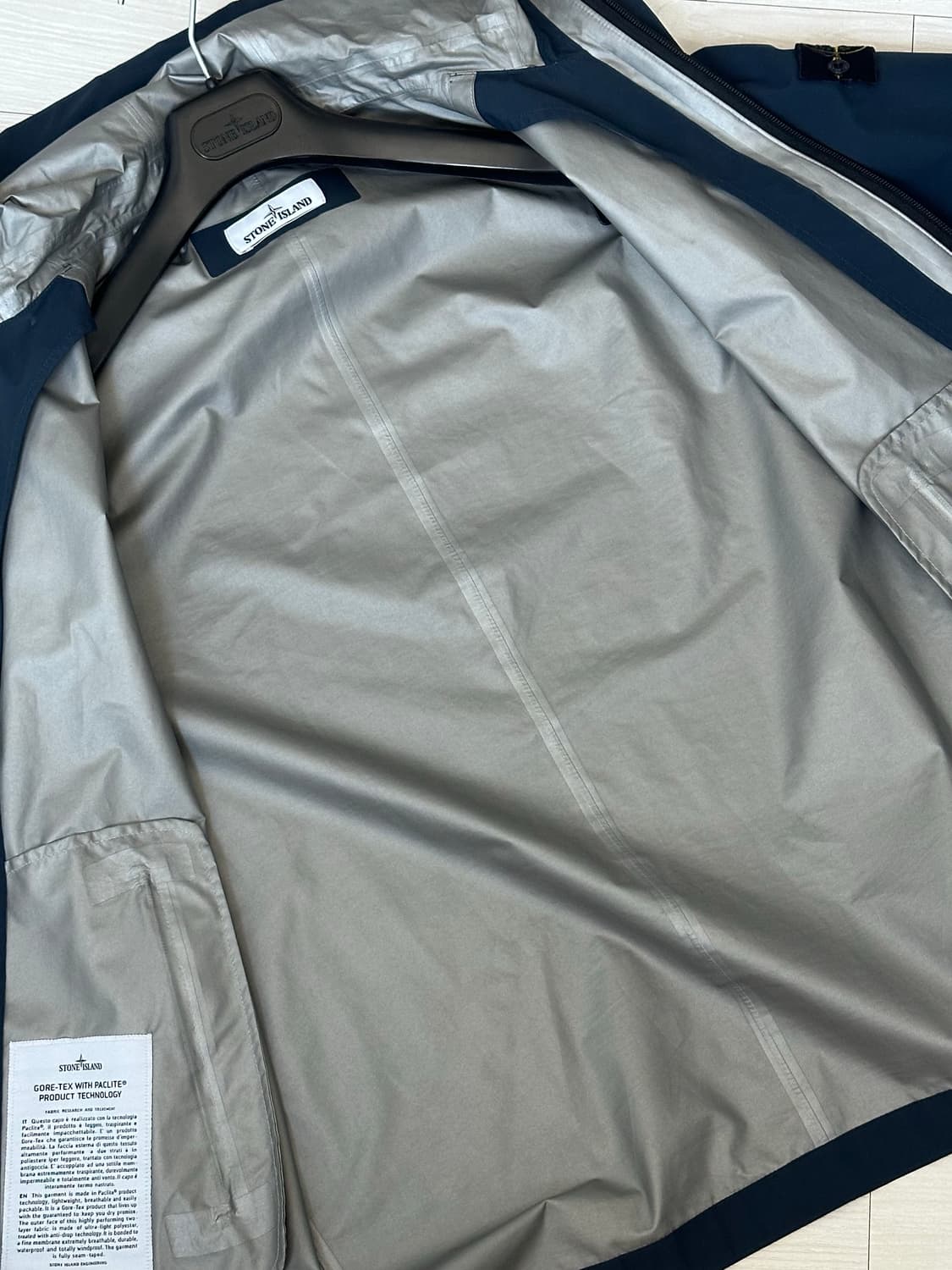 스톤아일랜드 고어텍스 팩라이트 자켓 20ss M(100) 상품이미지4