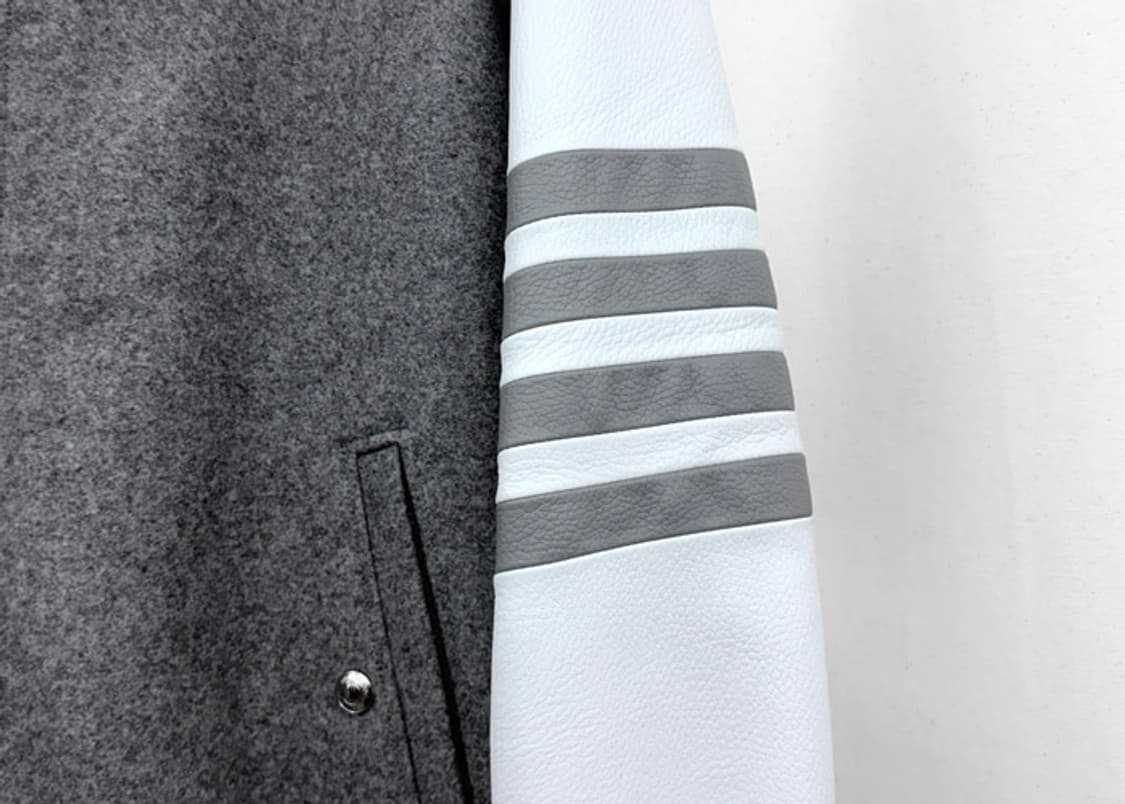 톰브라운 멜튼 울 사선 오버사이즈 블루종 자켓 상품이미지3