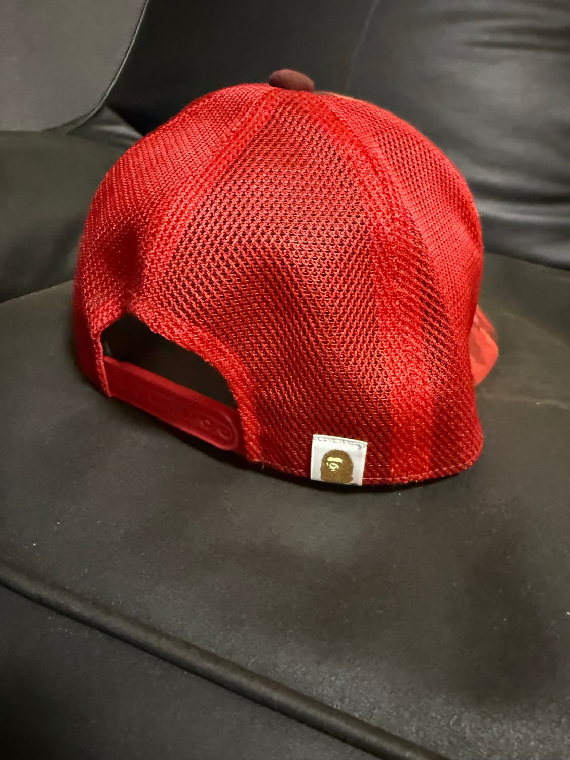 베이프 컬러 카모 NYC 로고 메쉬캡 레드 상품이미지2