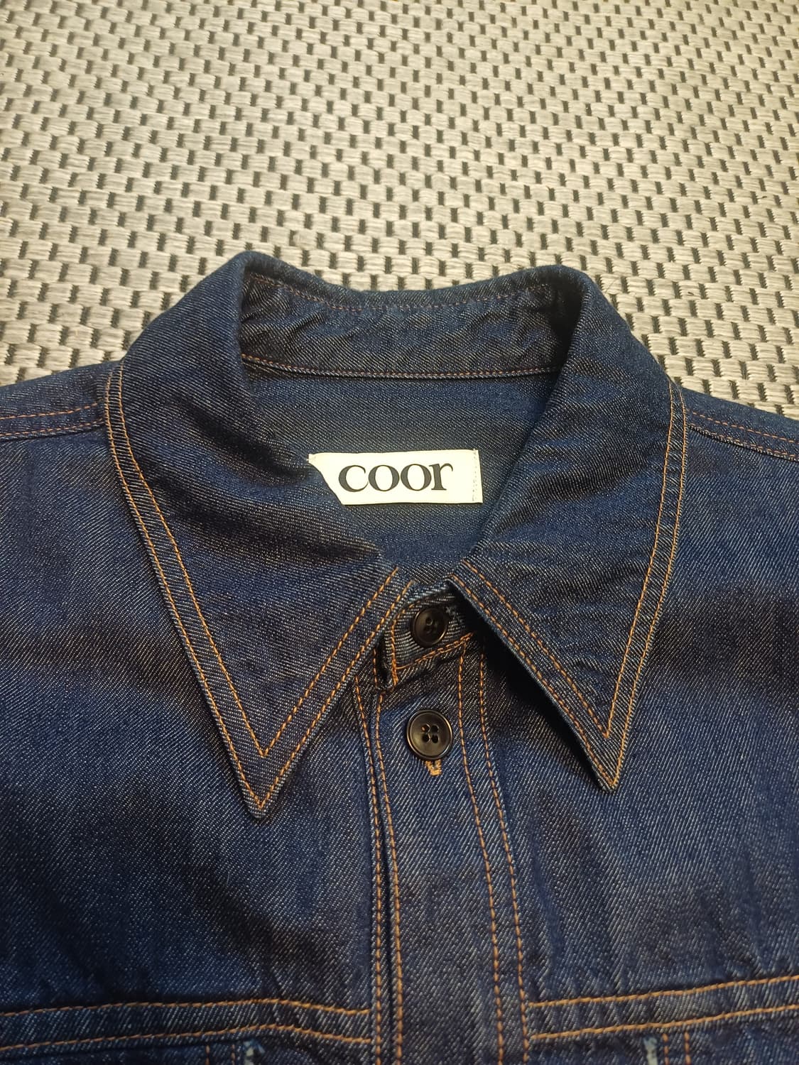 [S] 쿠어(COOR) 데님 컷오프 크롭 셔츠 (인디고) 상품이미지2