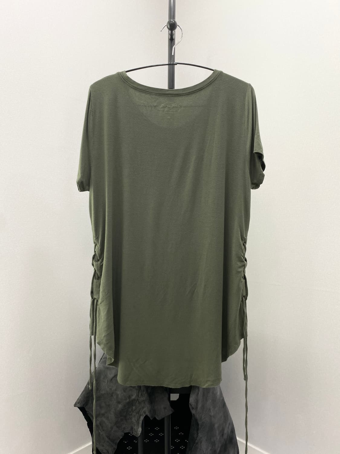 Side Lace-Up Raw Hem T-Shirt 상품이미지5
