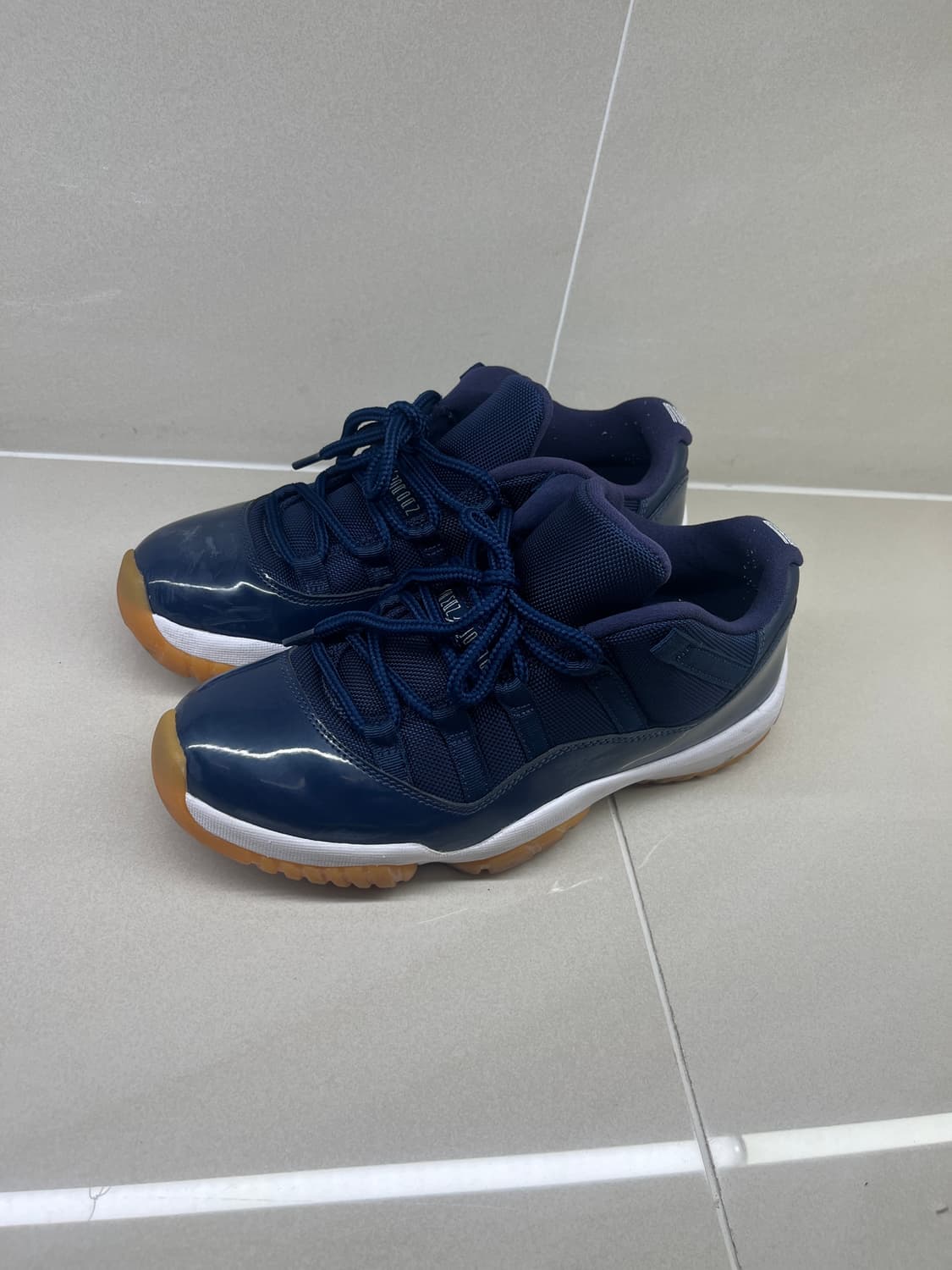 조던 11 레트로 로우 Midnight Navy 상품이미지1