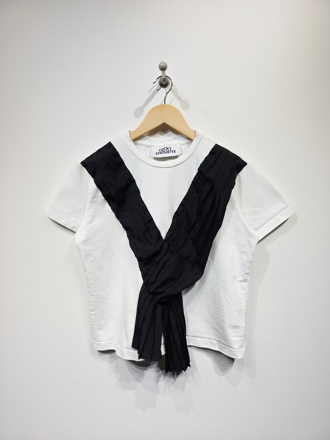 럭키슈에뜨 플리츠 배색 반팔 티셔츠 상품이미지2