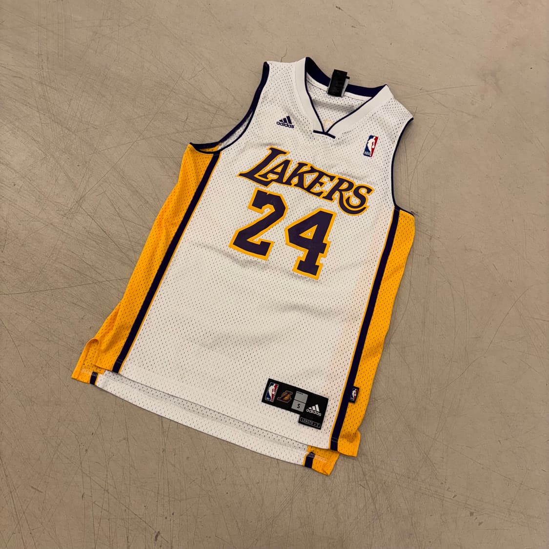 아디다스 레이커스 코비 브라이언트 농구 져지 상품이미지1