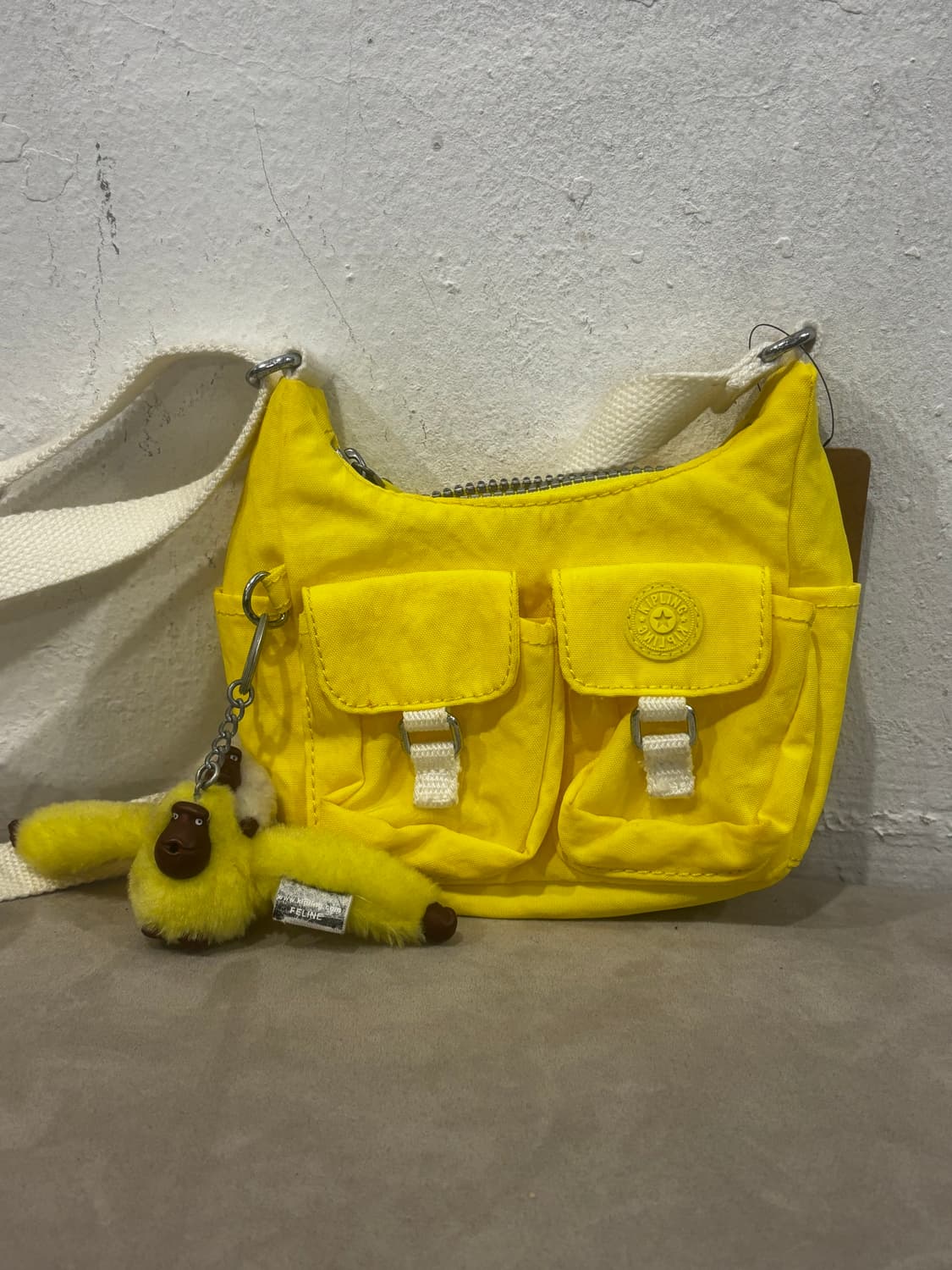 키플링 초미니 크로스백/아기 업은 고릴라 키링 상품이미지2