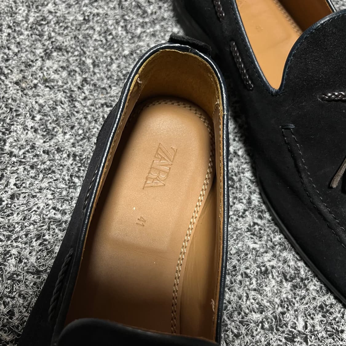 자라 ZARA 스웨이드 블랙 태슬 로퍼 구두 41 상품이미지2