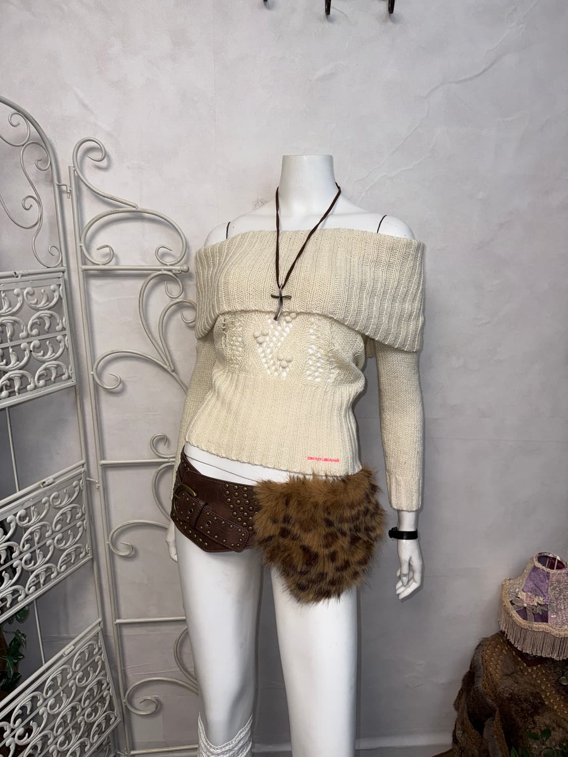 DKNY punching ball off shoulder knit 상품이미지2