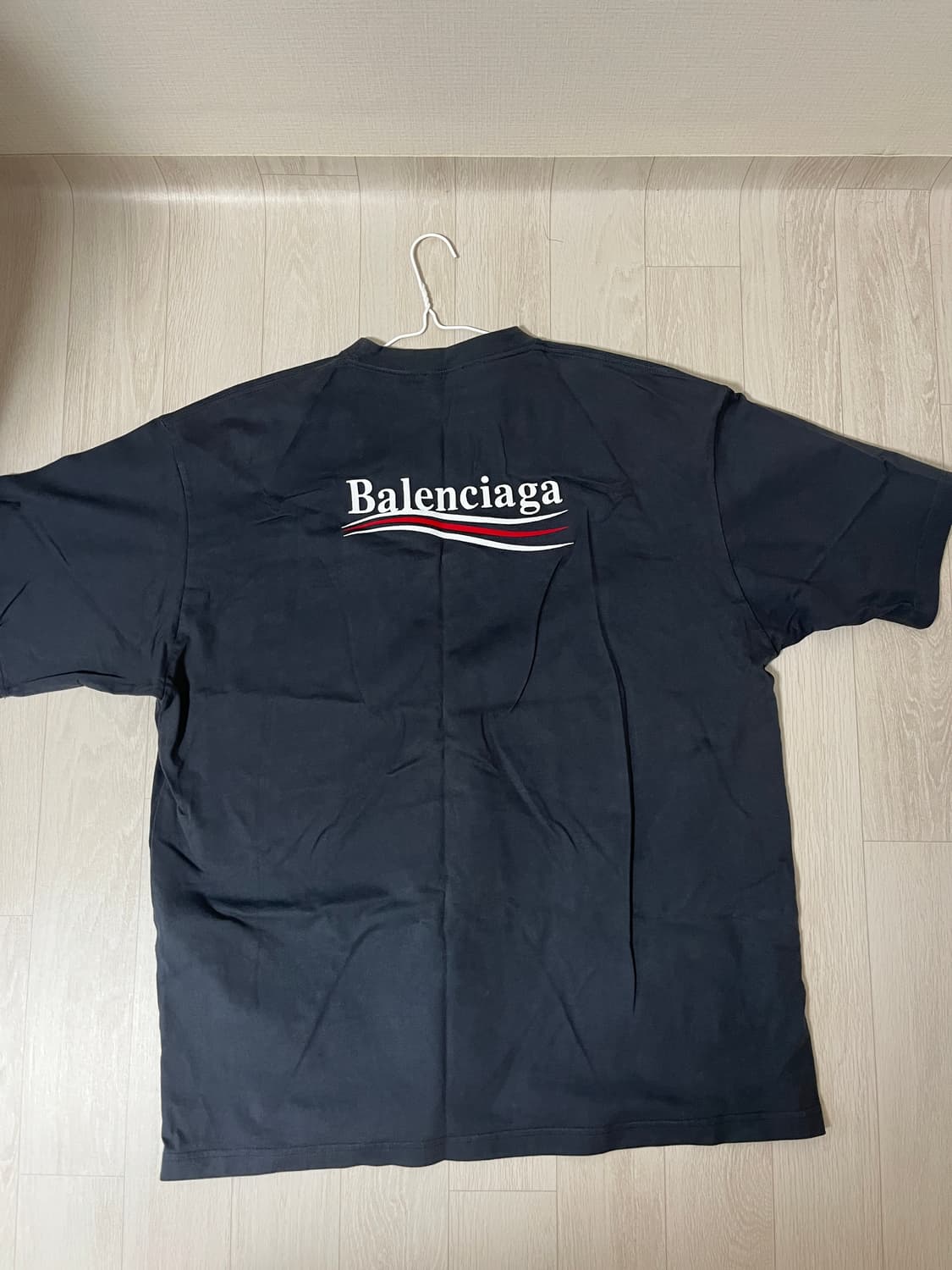 백화점판 새상품급 발렌시아가 웨이브로고 자수 폴 리티컬 반팔 xl 상품이미지1