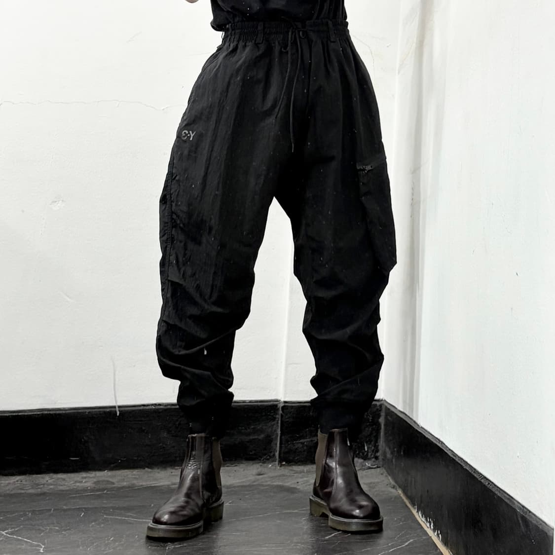 Y-3 요지 야마모토 언밸런스 포켓 나일론 팬츠 상품이미지3