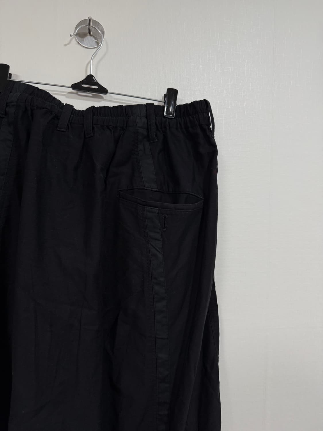 요지야마모토 뿌르옴므 테이프 심 디테일 배기팬츠 상품이미지5