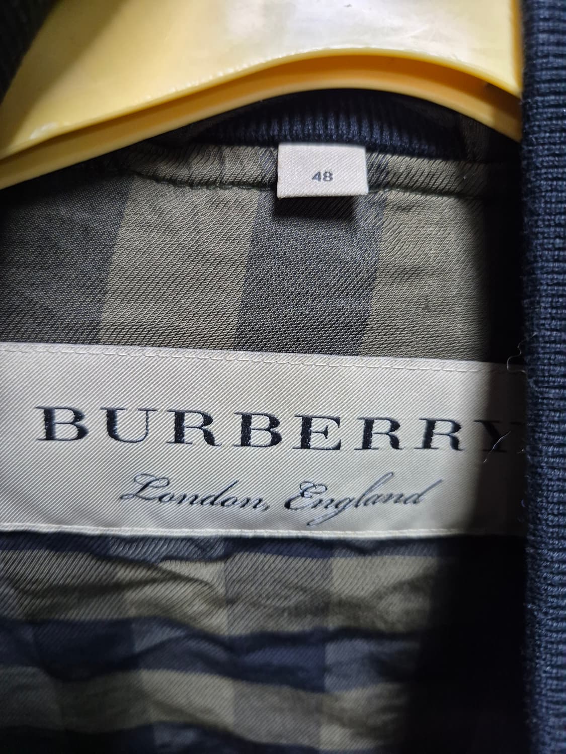 버버리 카키색 봄버 자켓 남성48  100 상품이미지5