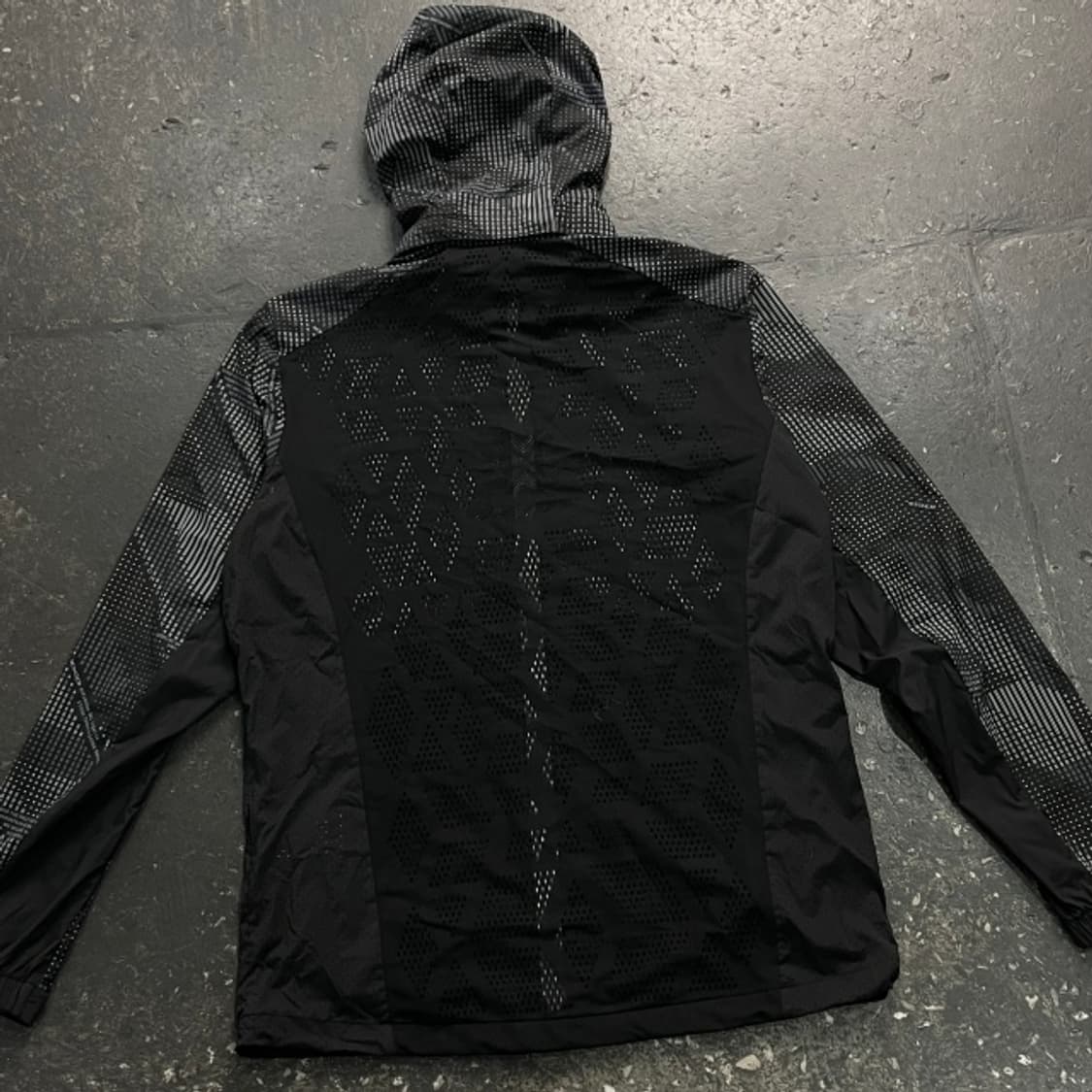 100 아이더 바람막이 상품이미지6