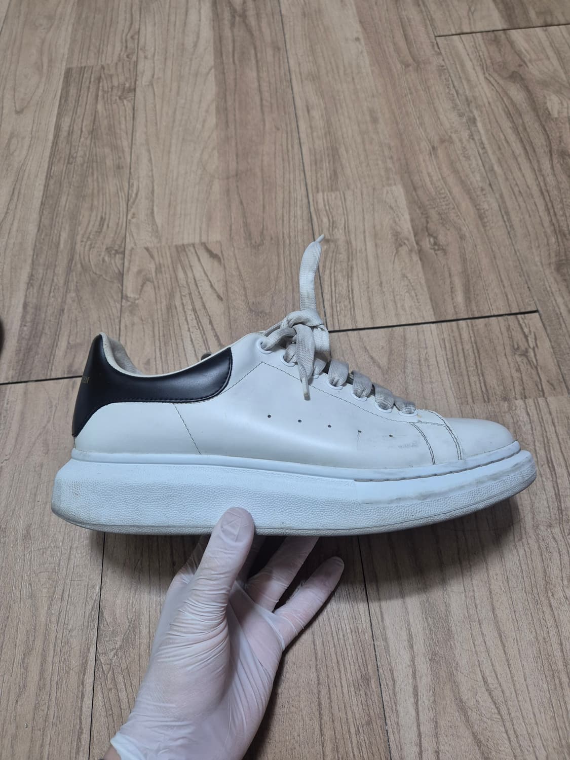 정품 알렉산더 맥퀸 42 사이즈 270-275 상품이미지5