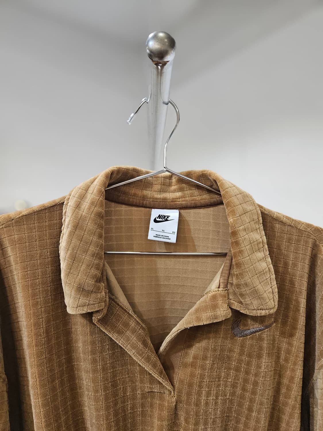 나이키 벨벳 벨루어 에일 폴로셔츠 상품이미지2