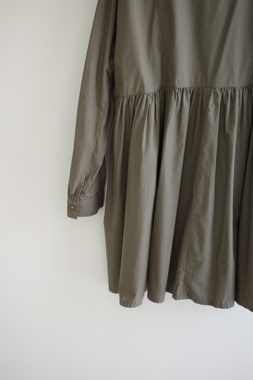 Kikki  카키 셔링 셔츠 원피스 상품이미지7