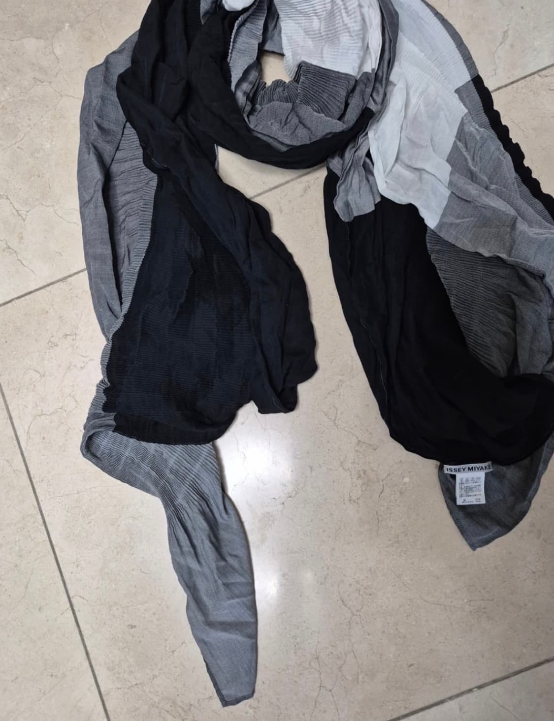 (네고가능)이세이미야케 플리츠플리즈 리미티드 스카프 상품이미지2