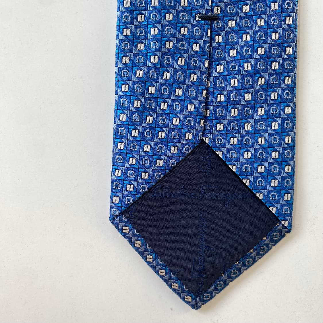 새상품급 페레가모(Ferragamo) 모노그램 명품 정품 넥타이7.8cm 상품이미지7