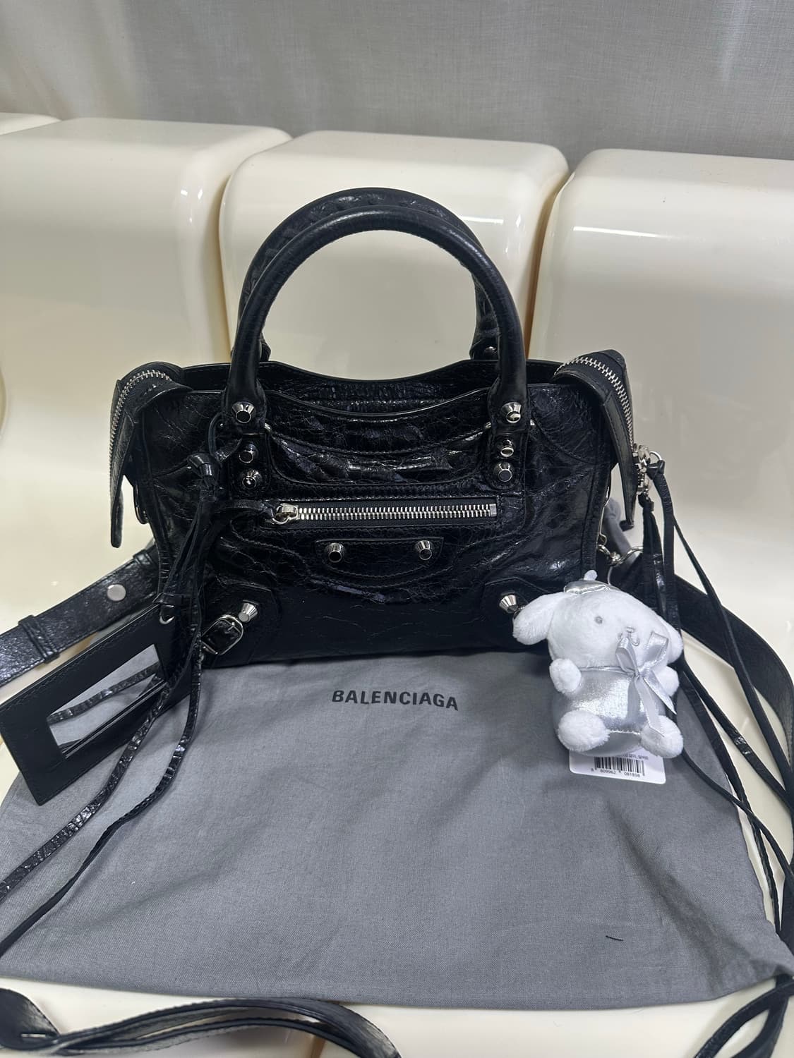 [새상품급 정품] 발렌시아가 시티 모터백 미니 블랙-2 상품이미지7