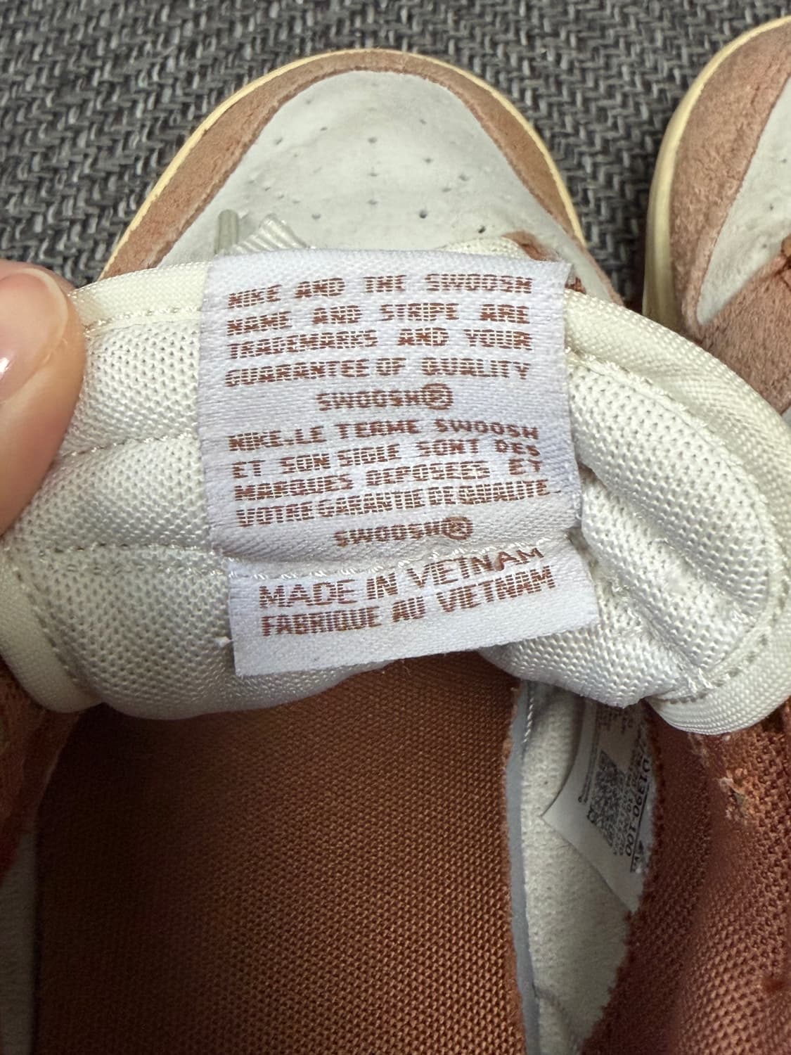 나이키 덩크로우프리미엄 미디움커리 275
 상품이미지3