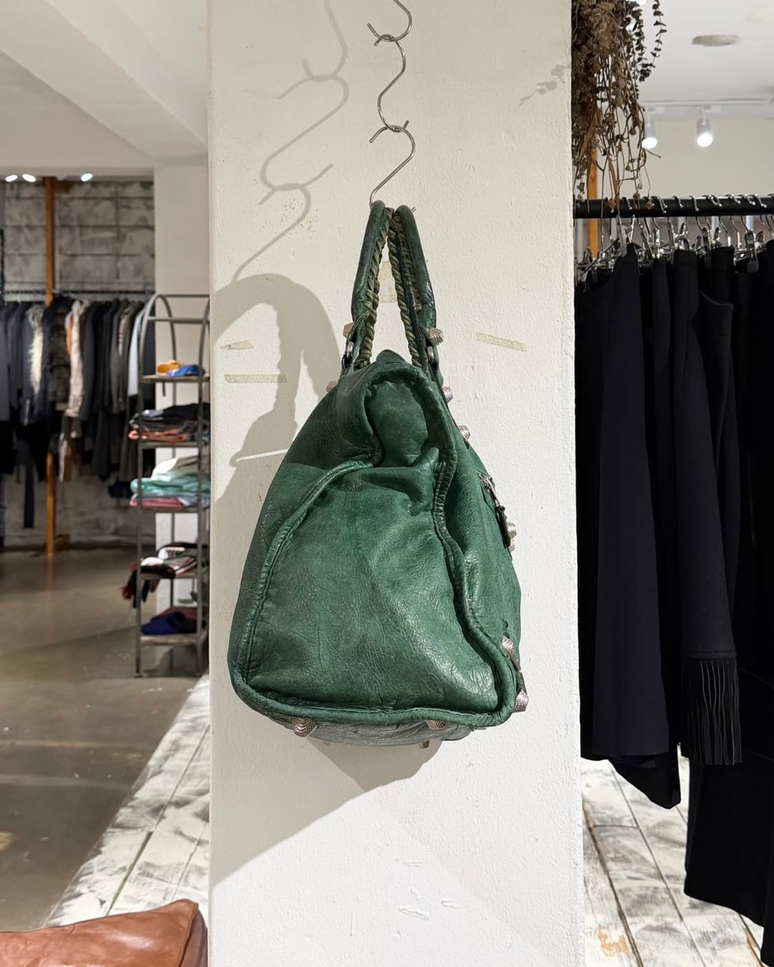 발렌시아가 그린 자이언트 워크 빅 모터백 상품이미지3