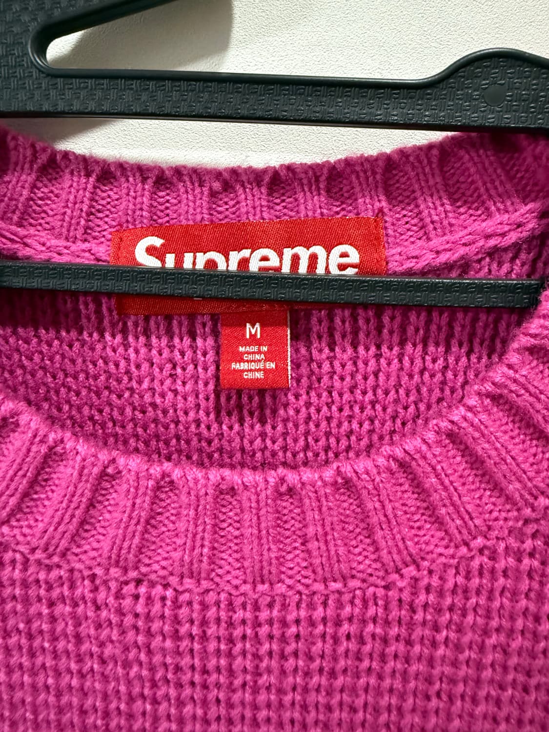 슈프림 체스트 스트라이프 스웨터 핑크 - 23FW 상품이미지2