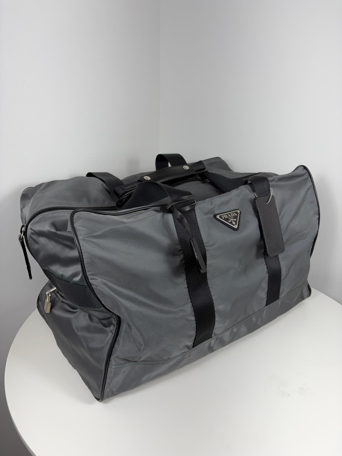 프라다 나일론 보스턴백 그레이 상품이미지2