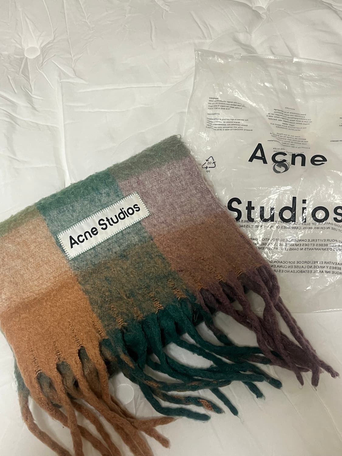 아크네스튜디오 체크 머플러 상품이미지2