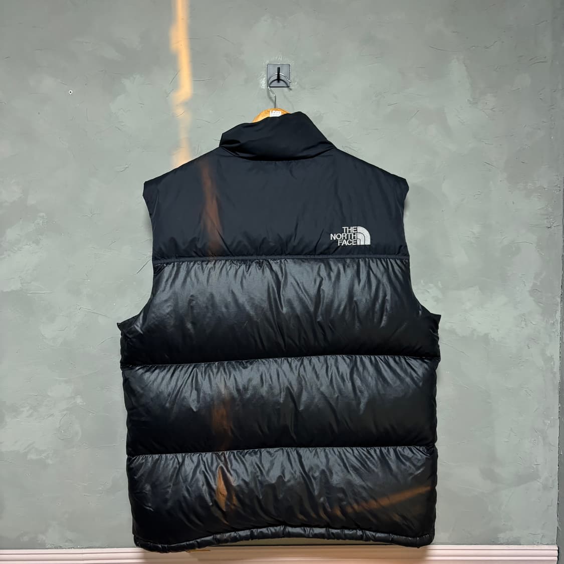 노스페이스 700 눕시 구스다운 패딩조끼 블랙 상품이미지4