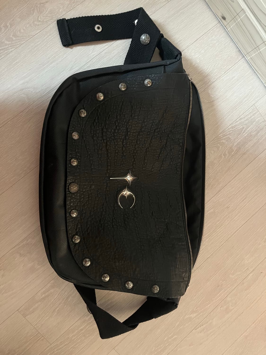 떠그클럽 메신저백 상품이미지1