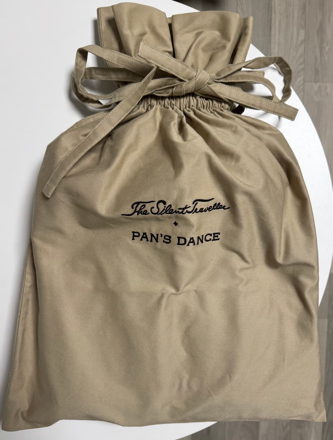 The Silent Traveller(Amy Revier) x 팬스댄스 상품이미지1
