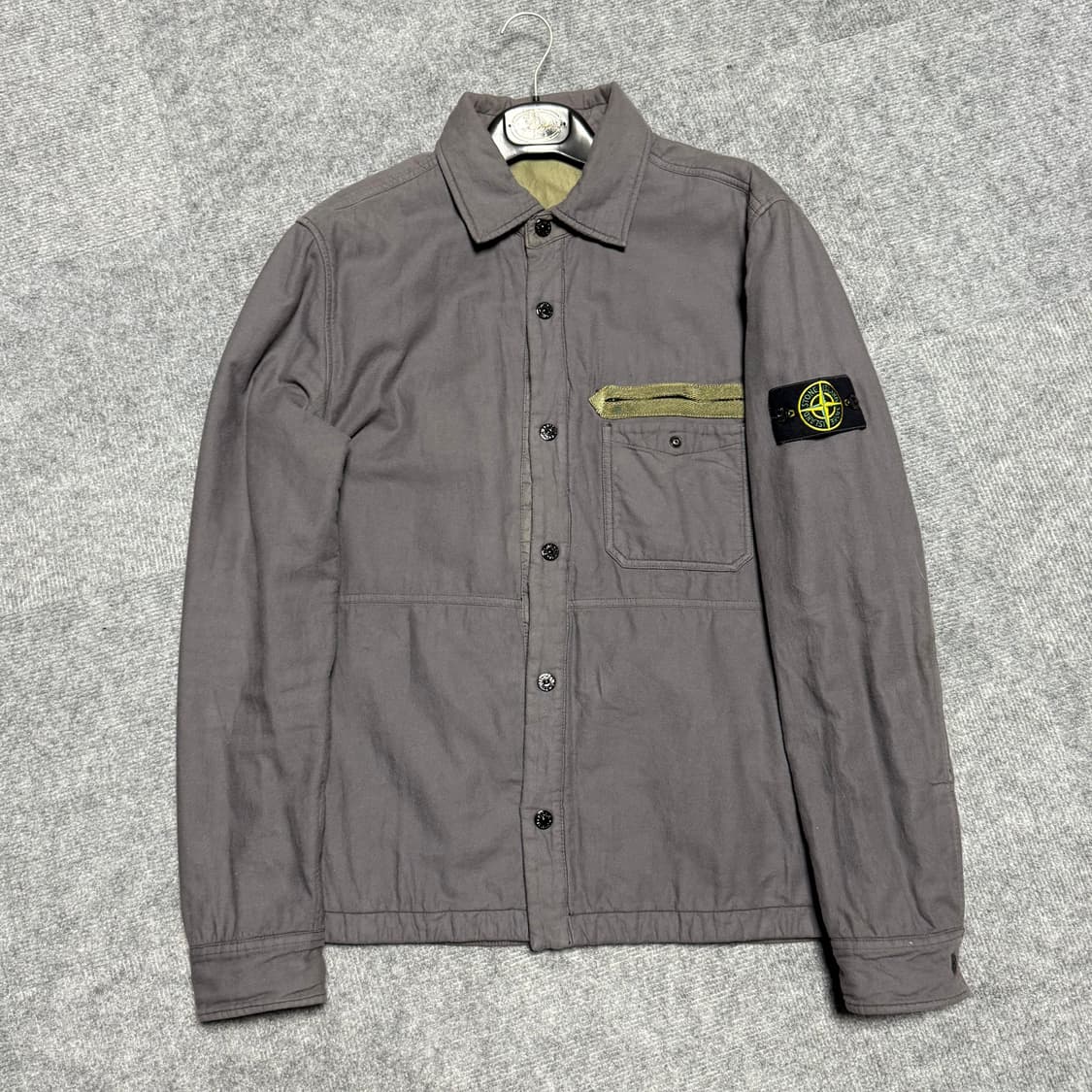 스톤아일랜드 차콜 암드패치 오버셔츠자켓  상품이미지1