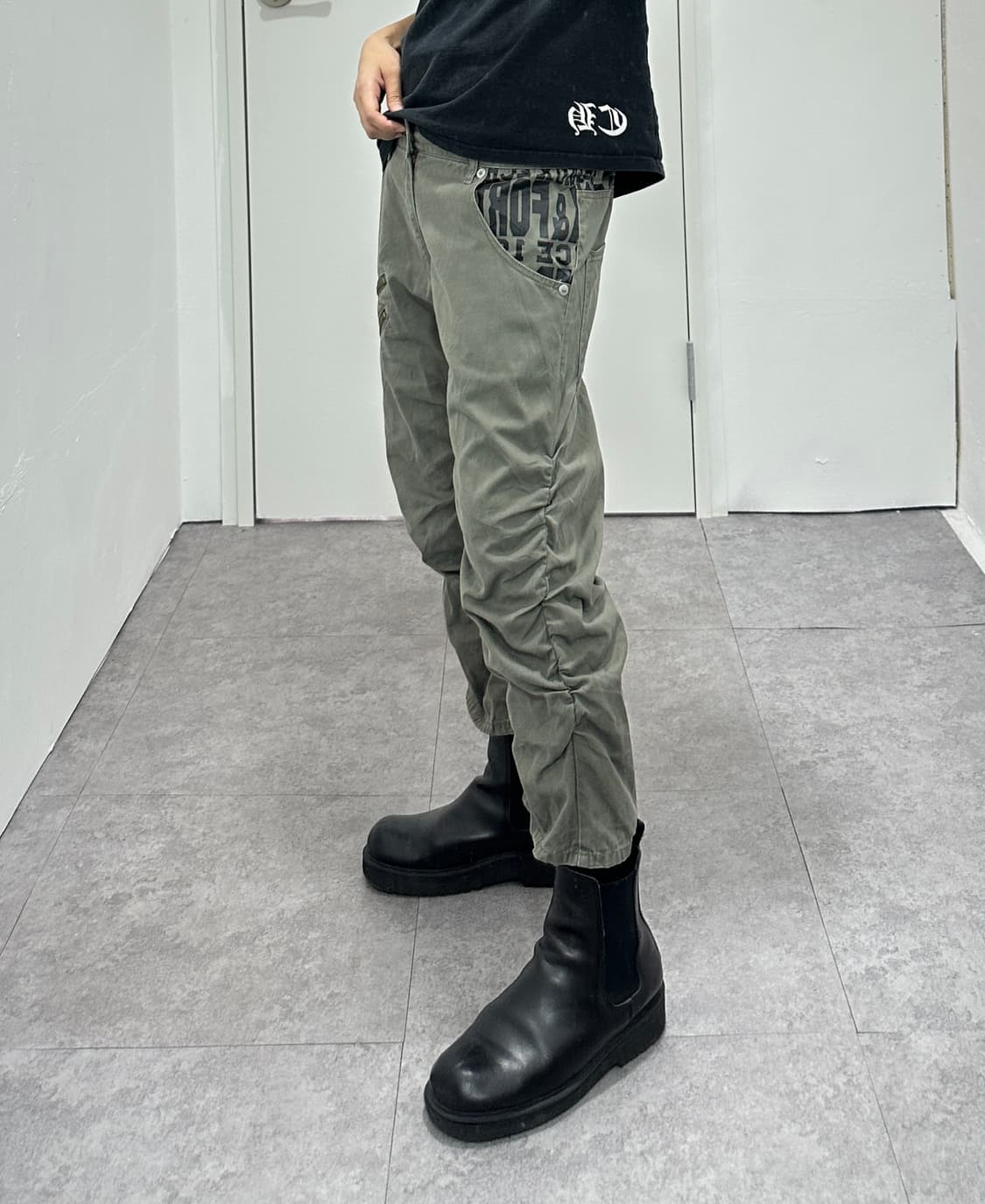 00s vintage khaki shirring zipper pants 상품이미지8
