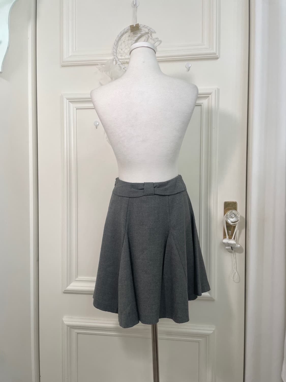 FEROUX gray back bow flare midi skirt 상품이미지3