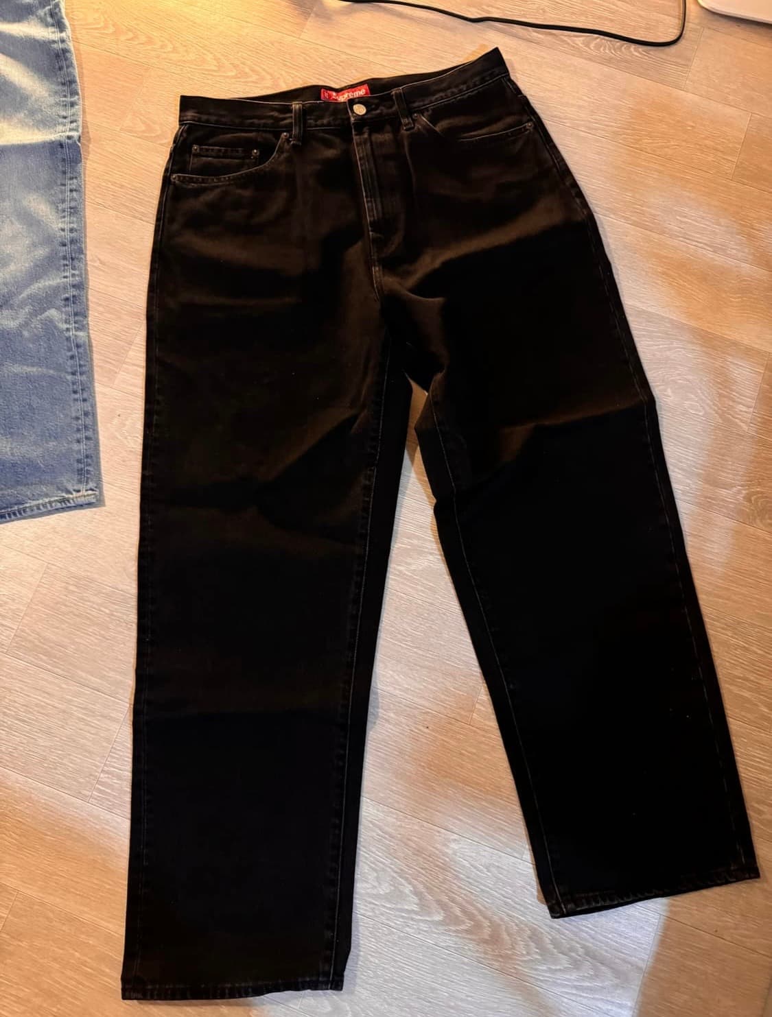 슈프림 배기진 32 블랙 24FW 상품이미지1