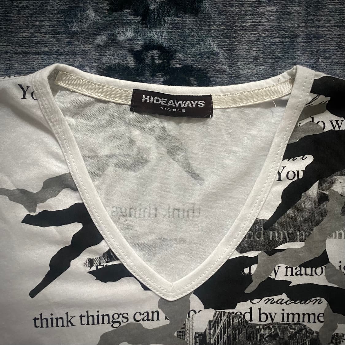 ‘HIDEAWAYS’ V-Kei Mood T-Shirt 상품이미지5