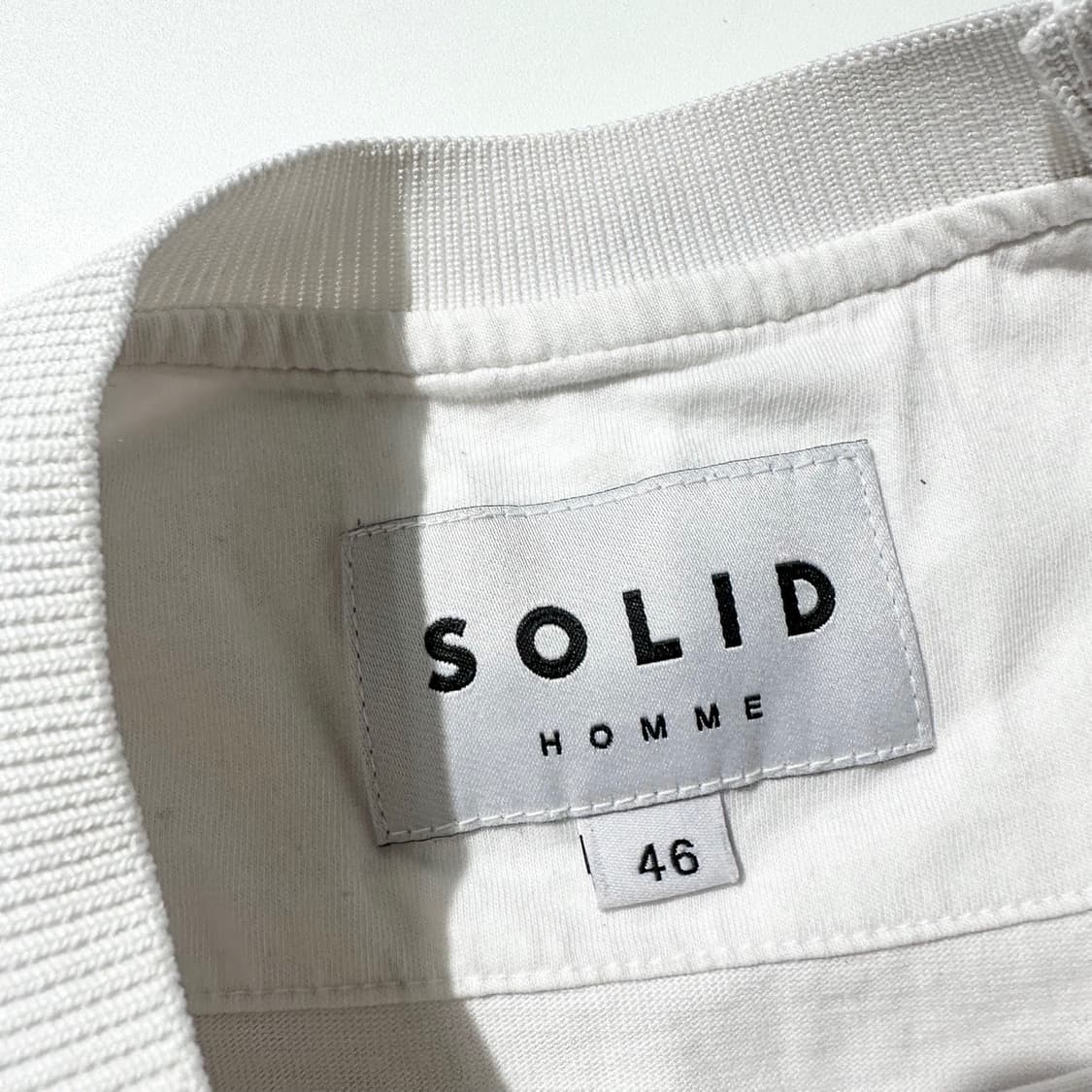 솔리드옴므 로고 자수 반팔 티셔츠 상품이미지4