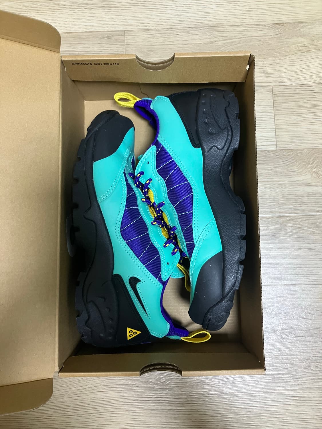 [260] 나이키 에어 마다 상품이미지1