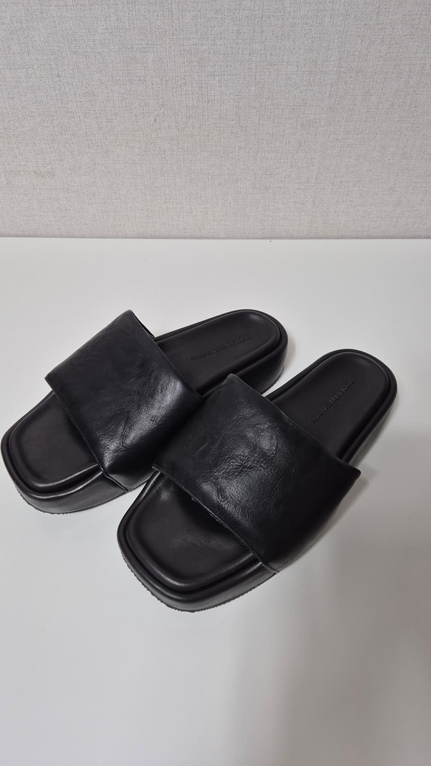로맨틱무브 x 깡스타일리스트 레더 슬리퍼 상품이미지1