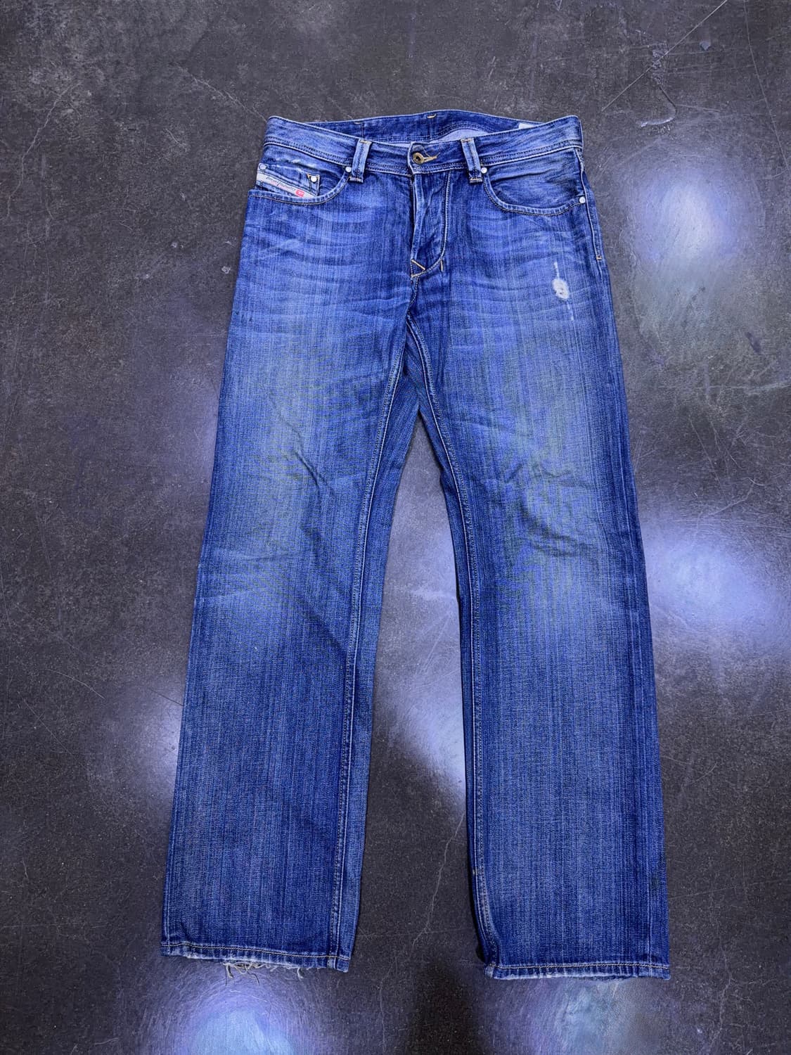 디젤 라키 빈티지 데미지 워싱 레귤러 스트레이트핏 데님팬츠 32 상품이미지1