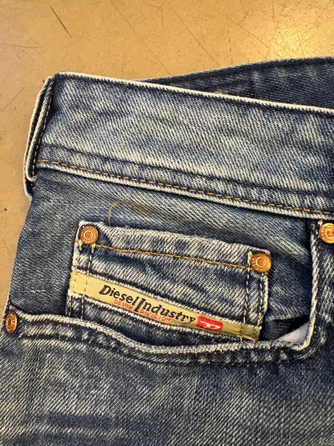 디젤 부츠컷 워싱 데님 상품이미지4