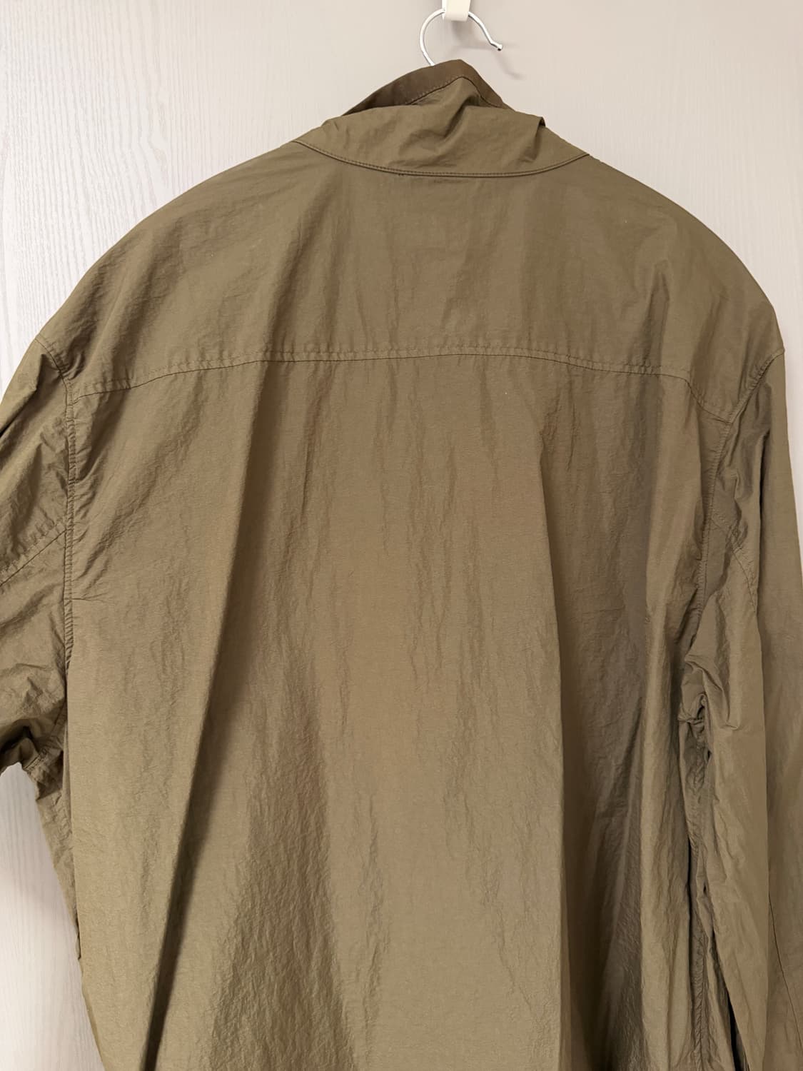 C.P. Company 카키색 셔츠형 바람막이 상품이미지4