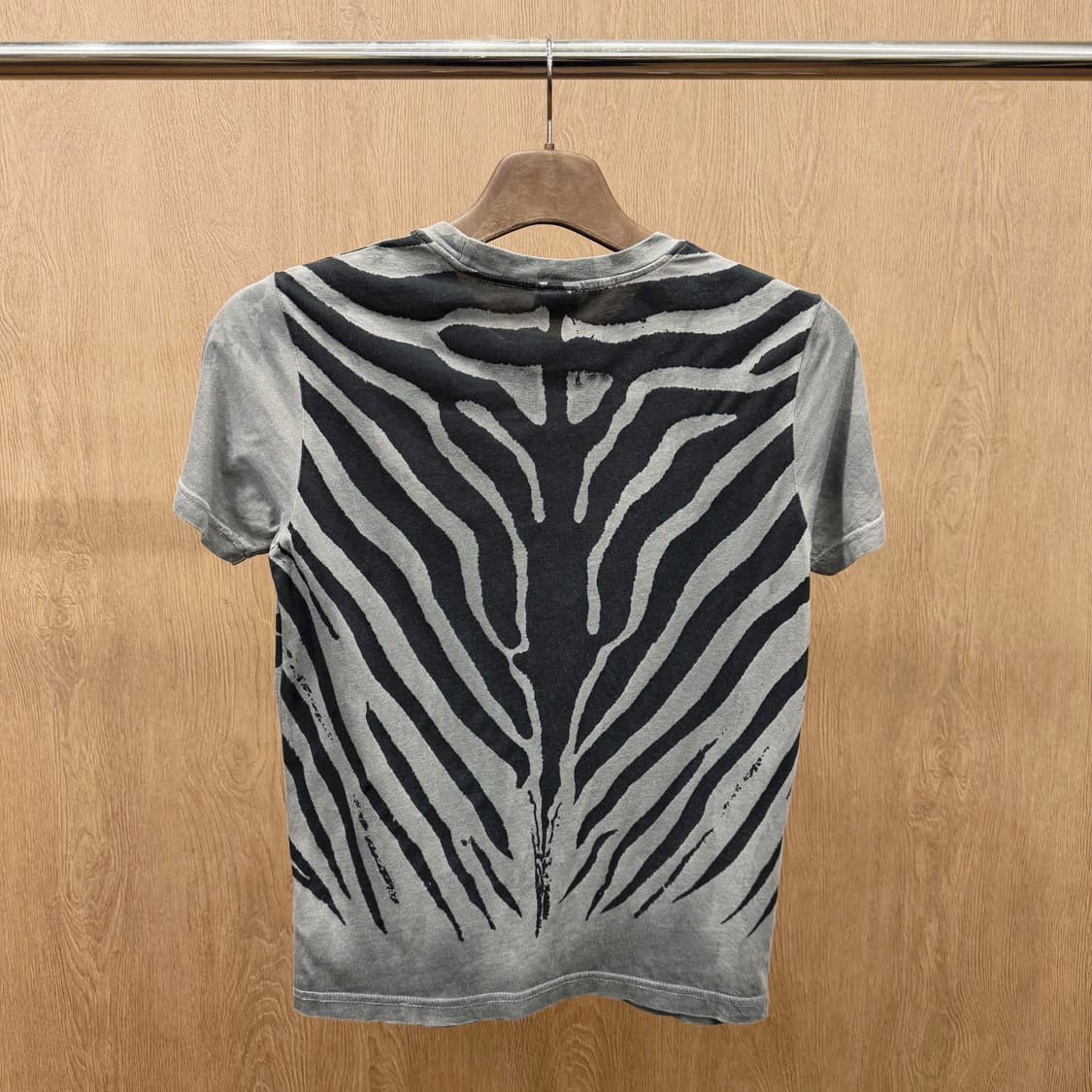 디젤 코튼 라운드넥 반팔 티셔츠 타이거 그래픽 로고 프린트 디테일 그레이 상품이미지3